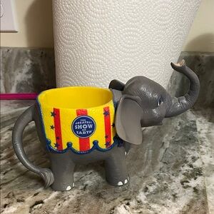 Greatest show on Earth Cup Gray Elephant with Yellow Accents Barnum and Bailey